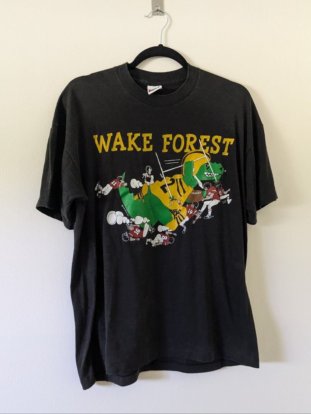 Vintage Wake Forest Demon Deacons Football Black T-Shirt Signal Adult XL